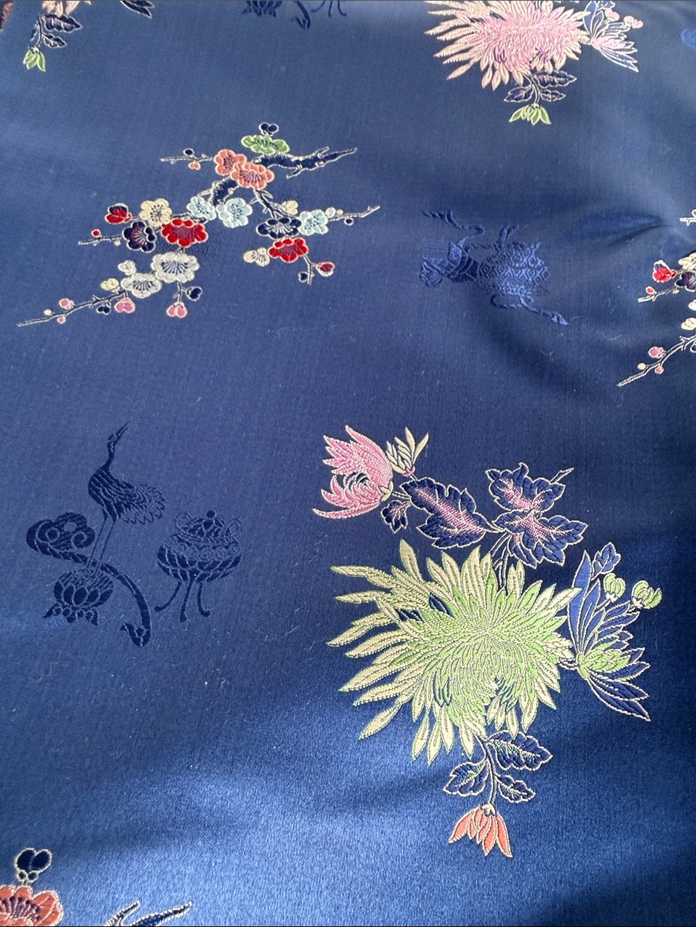 Vintage 1950s 60s Asian Brocade Satin Fabric Navy Floral Crane 4.75 Yds x 36 - Picture 15 of 16